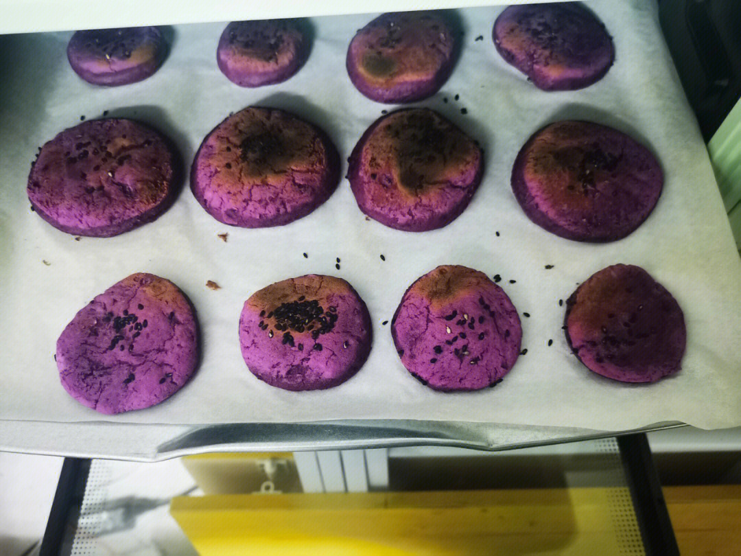 烤紫薯饼串图片