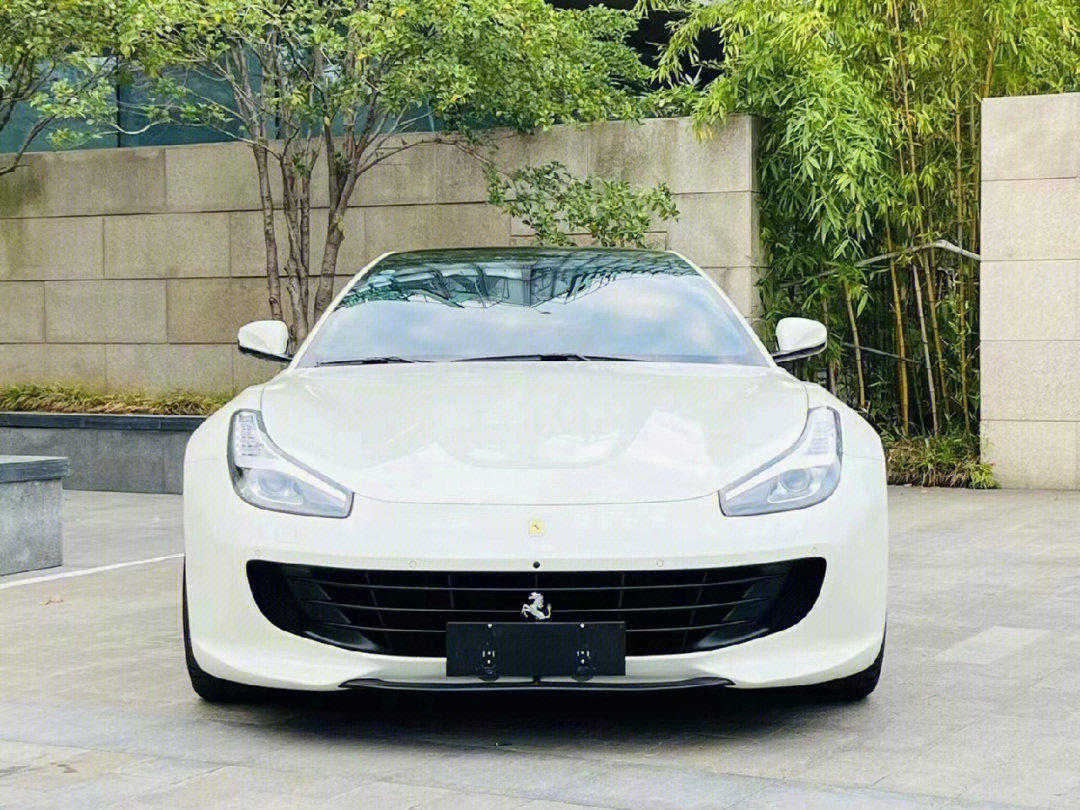 法拉利gtc4lusso