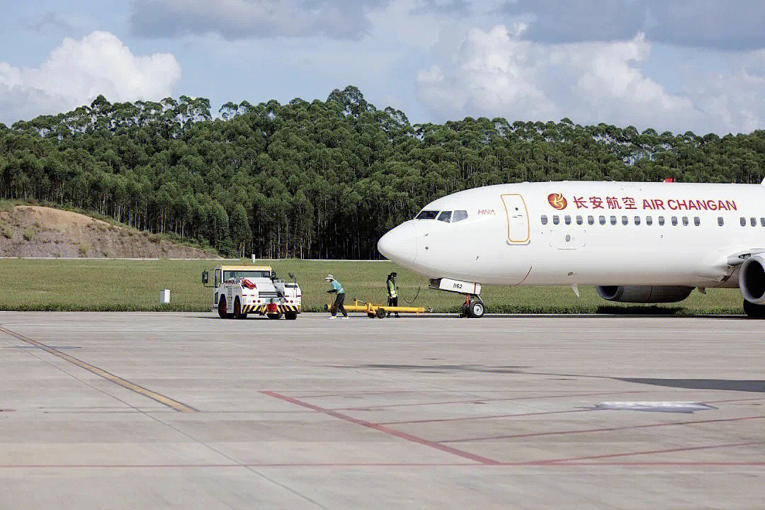 玉林机场开通西安玉林海口长安航空76