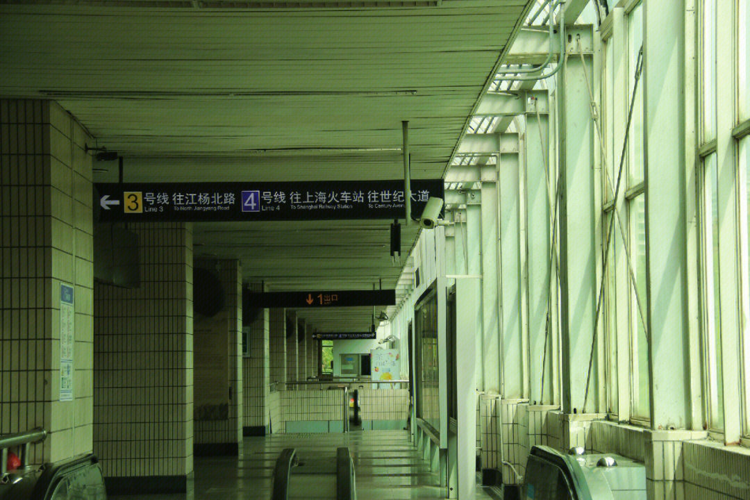 延安西路地铁站图片