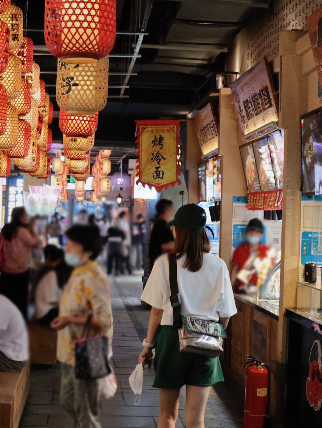 大连旅游购物长兴里普罗旺斯小吃街市集