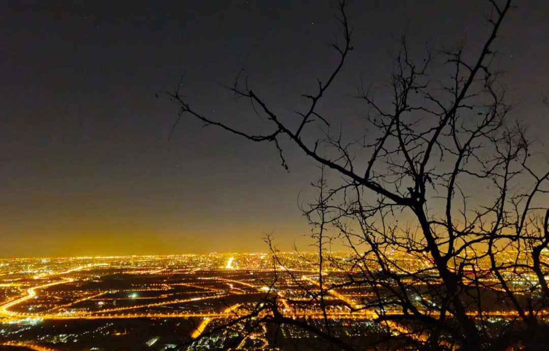 北京鬼笑石看夜景咯