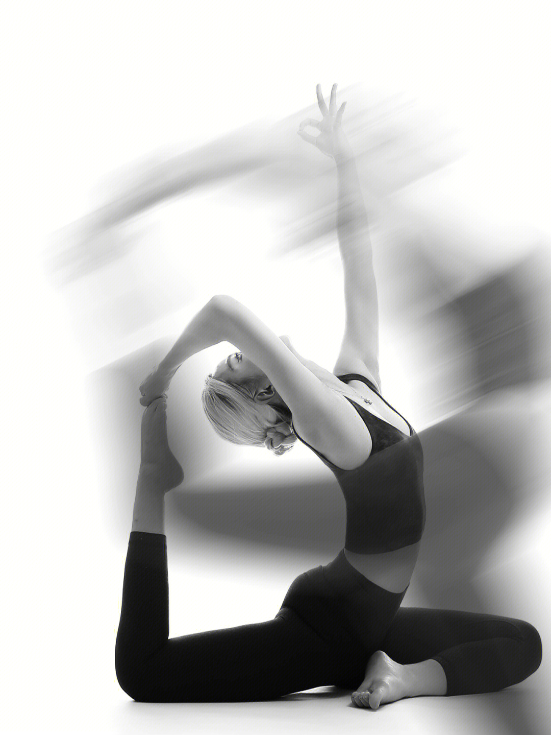 瑜伽高清黑白唯美图片图片