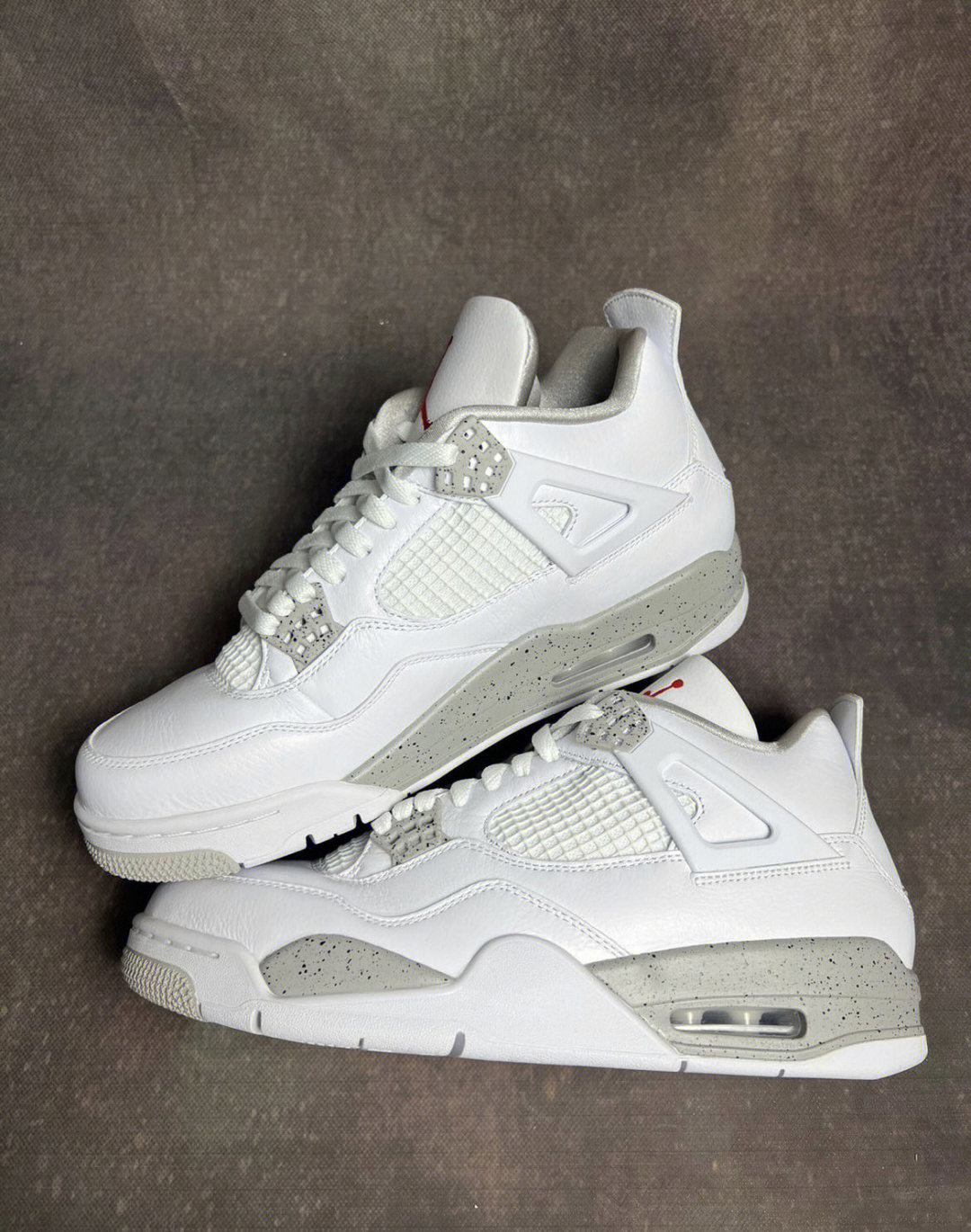 新款纯白色的鞋身选用白色皮革构建鞋身#aj#aj#aj4#nike