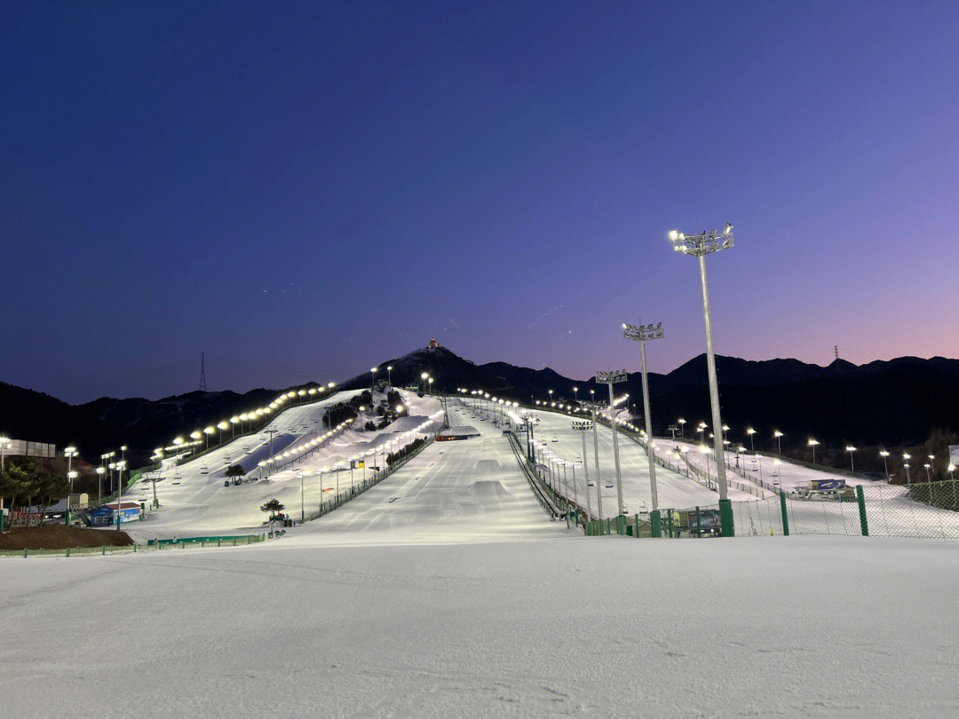 南山滑雪场地图图片