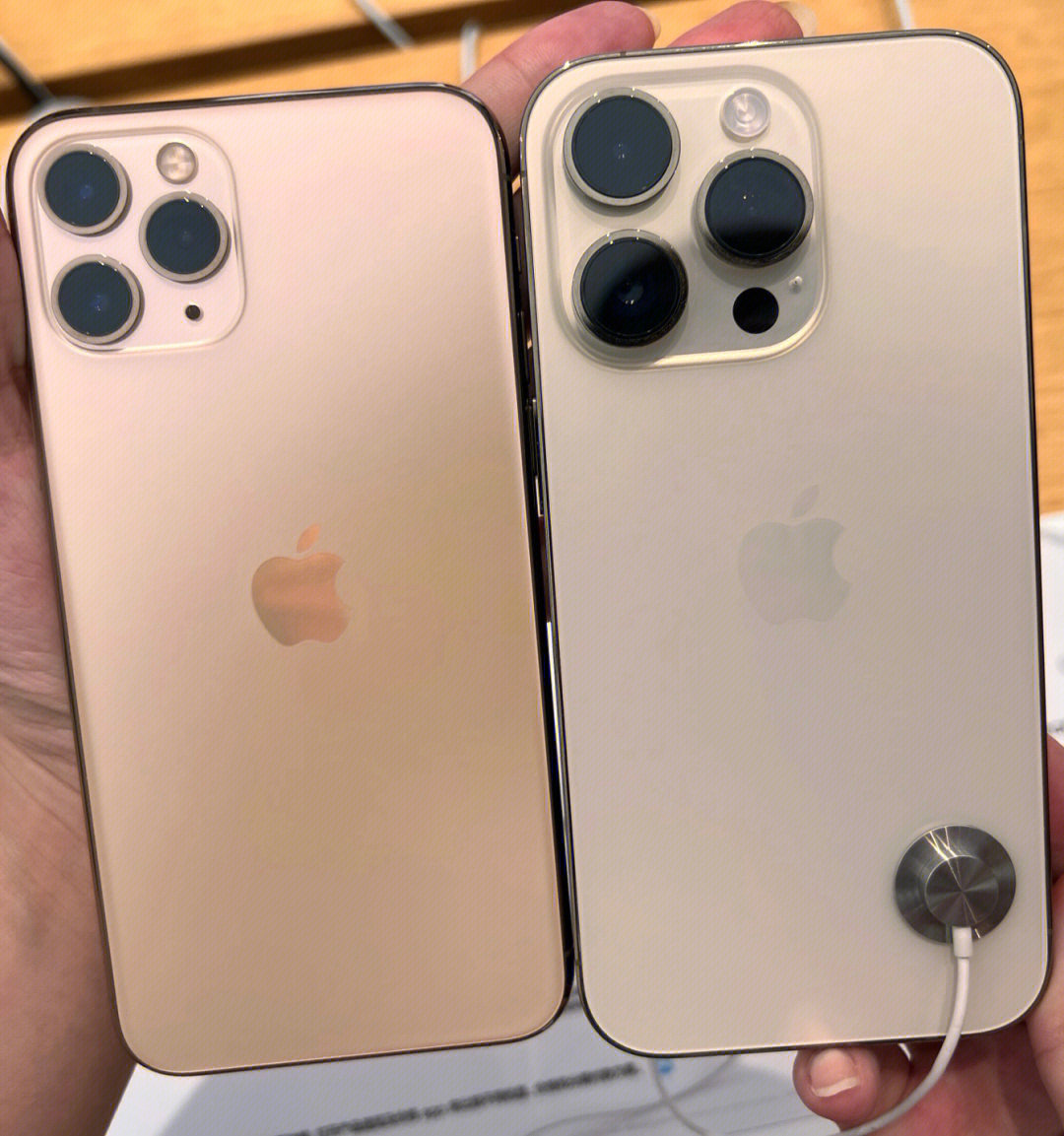 iphone11pro和14pro金色对比