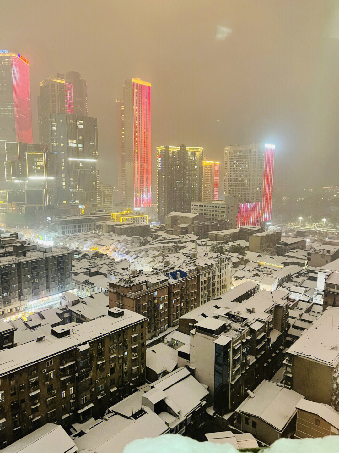 长沙下雪夜景图片