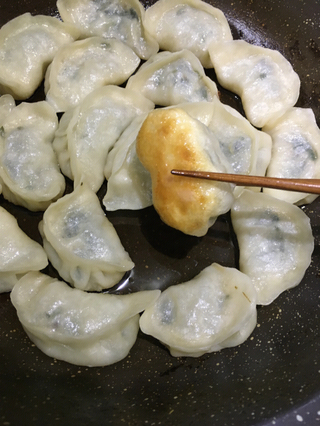 韭菜煎饺的做法图片