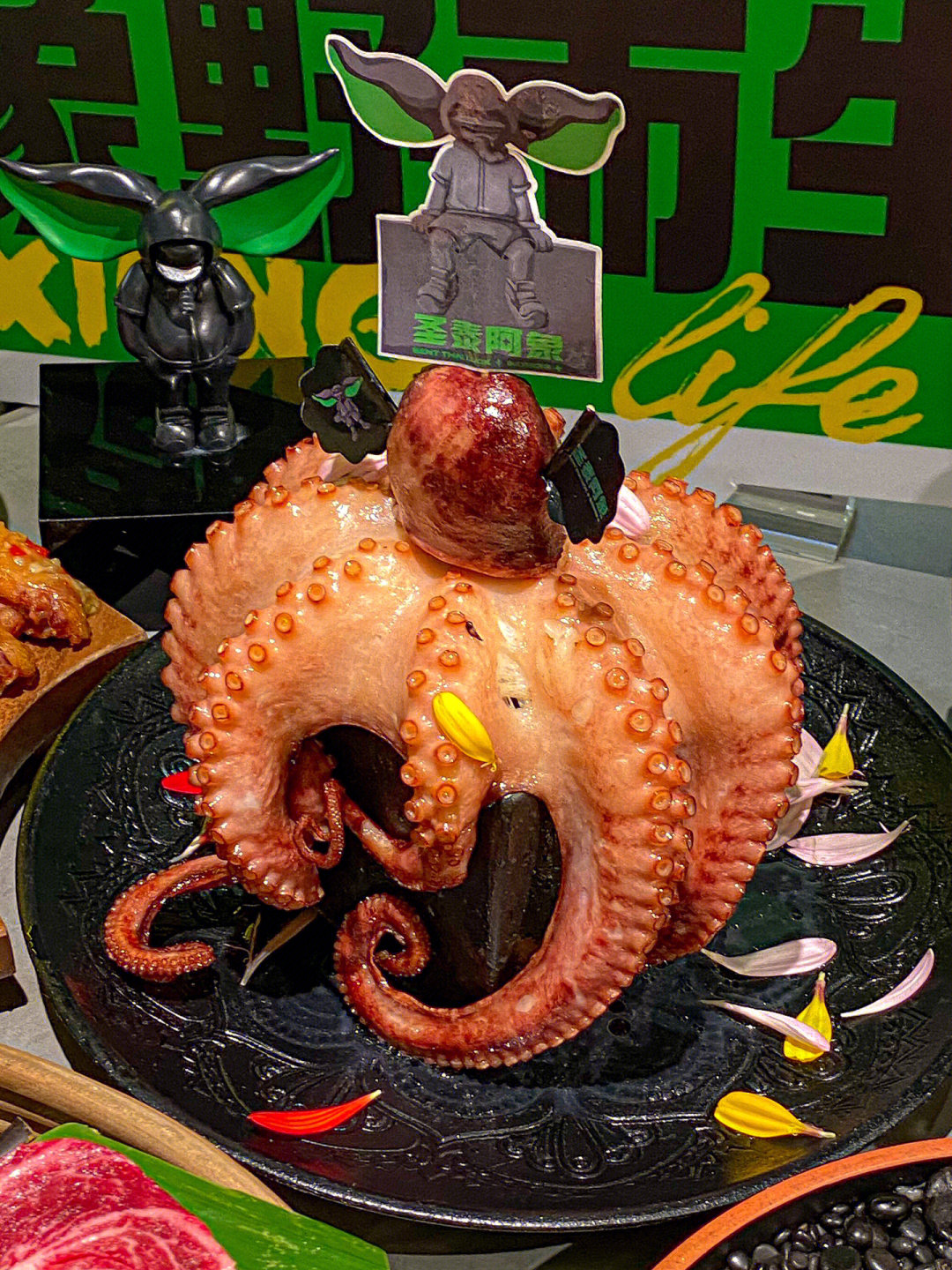 吃一次会想念泰式烤肉巨形大章鱼