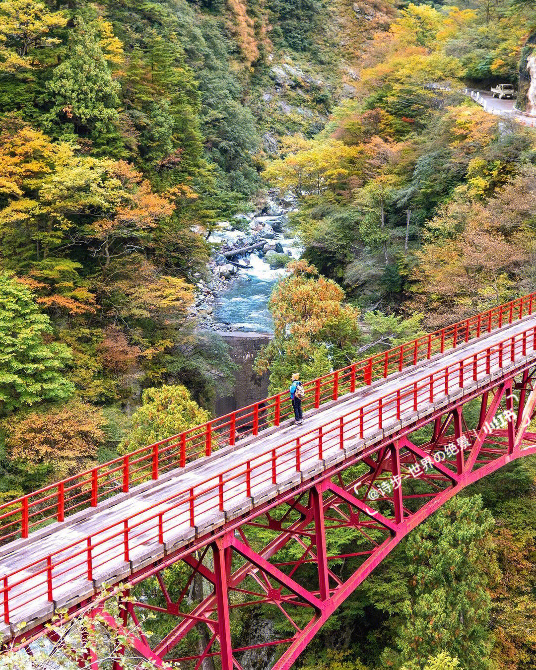 位于日本富山县的黑部峡谷美景