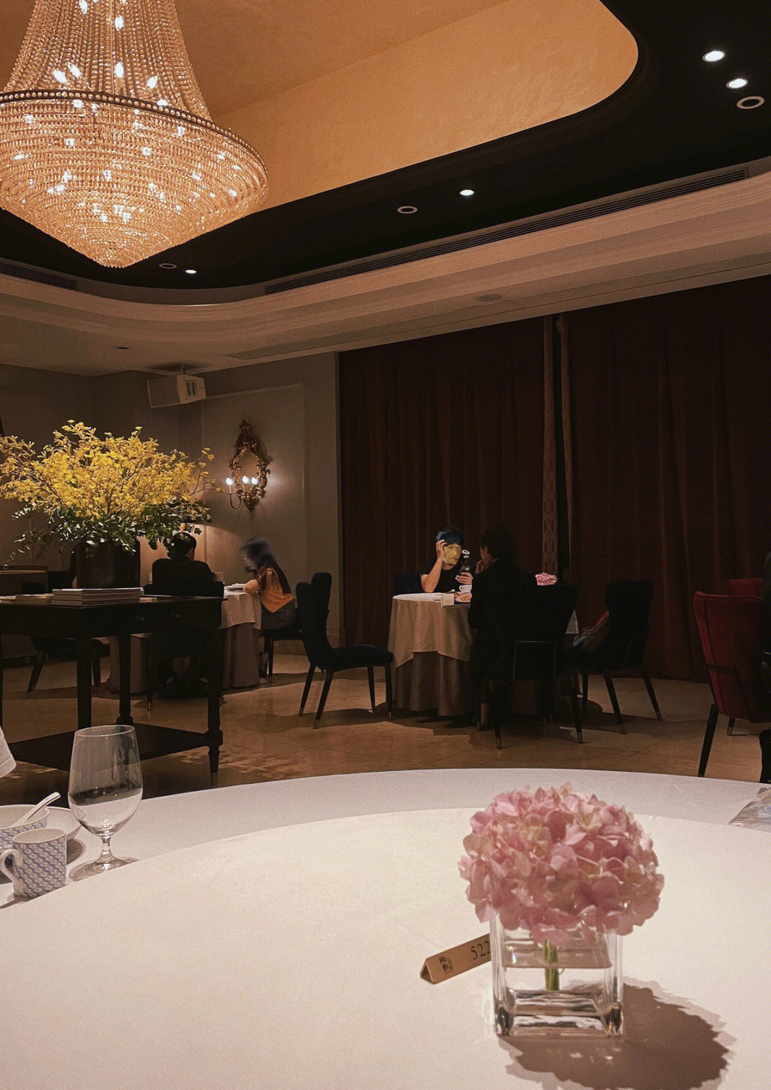 但怎么说也是鼎鼎大名的炳胜公馆,就也算是早茶系列里的吧～作为广州