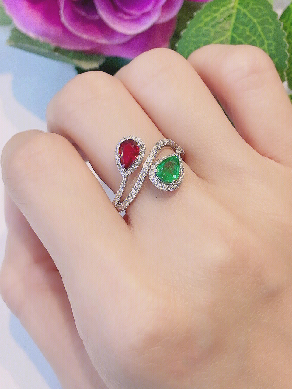 汇钻红绿宝石戒指78色彩鲜艳通透