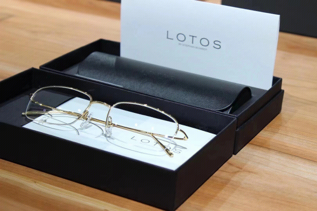 lotus眼镜框图片