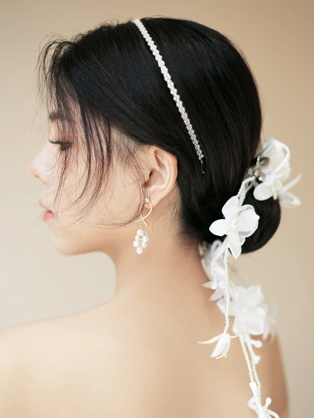 重庆新娘跟妆绝绝子的温柔低盘发造型