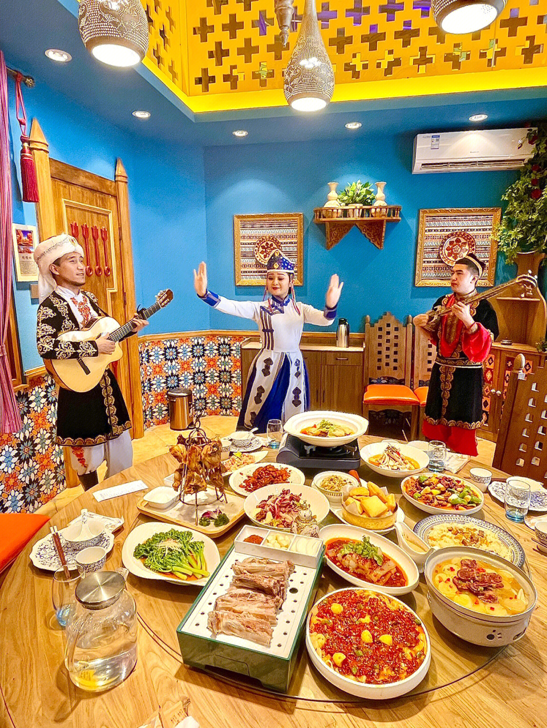 乌鲁木齐特色歌舞餐厅图片