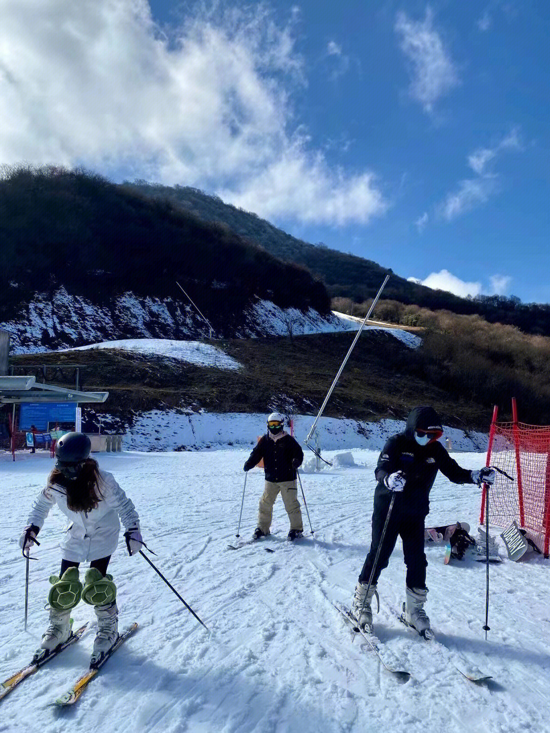 牡丹峰滑雪场免费车图片