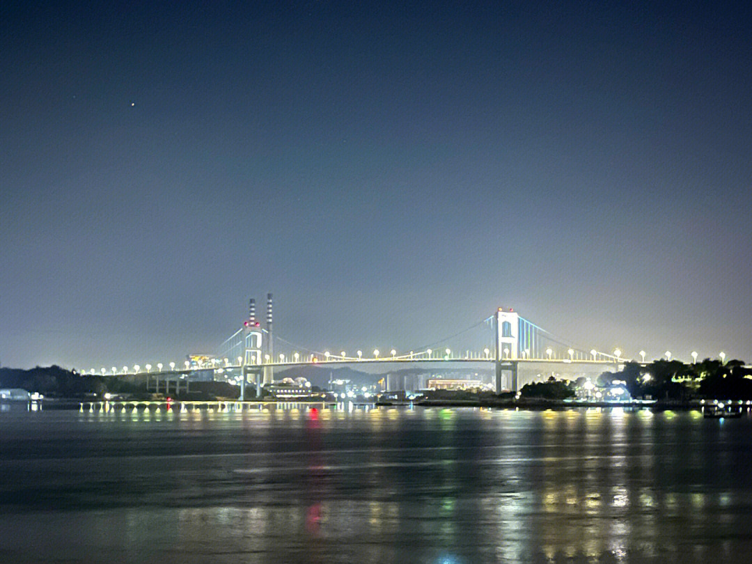 汕头东海岸晚上夜景图片