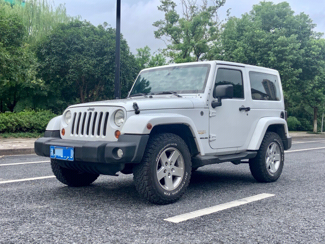 jeep牧马人36l两门版sahara