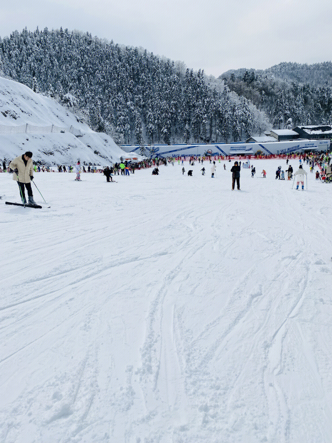 大明山滑雪场雪道图片