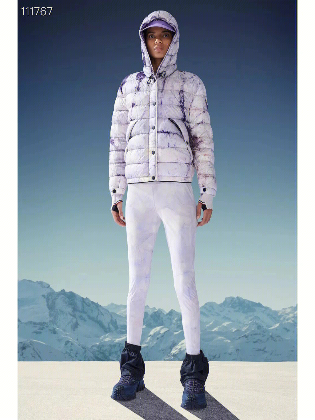 moncler海报款滑雪系列超轻薄印花羽绒服
