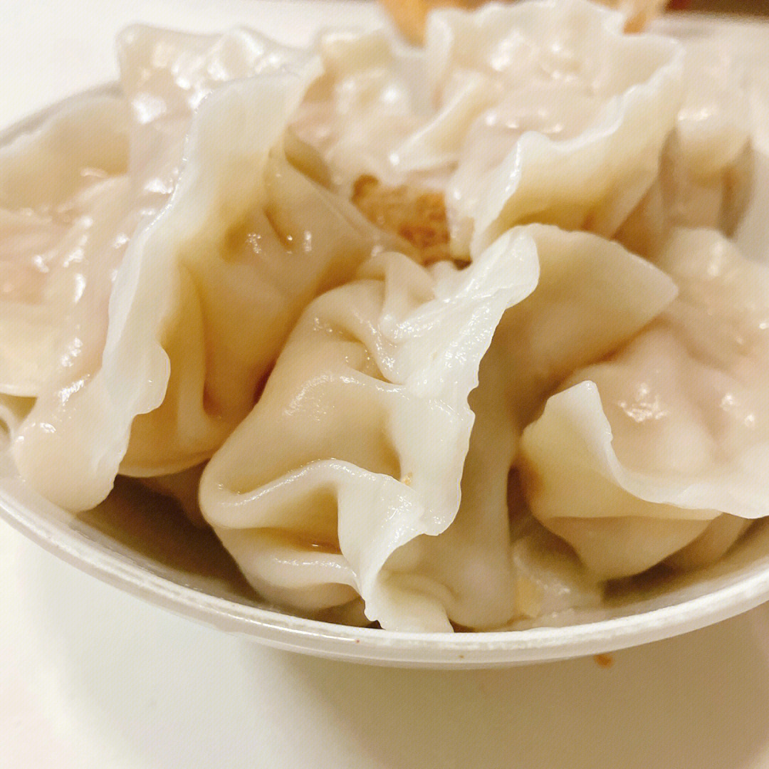 汁多鲜美的酸菜饺子