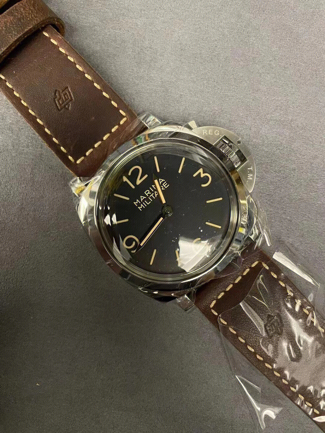 沛纳海老款手表图片