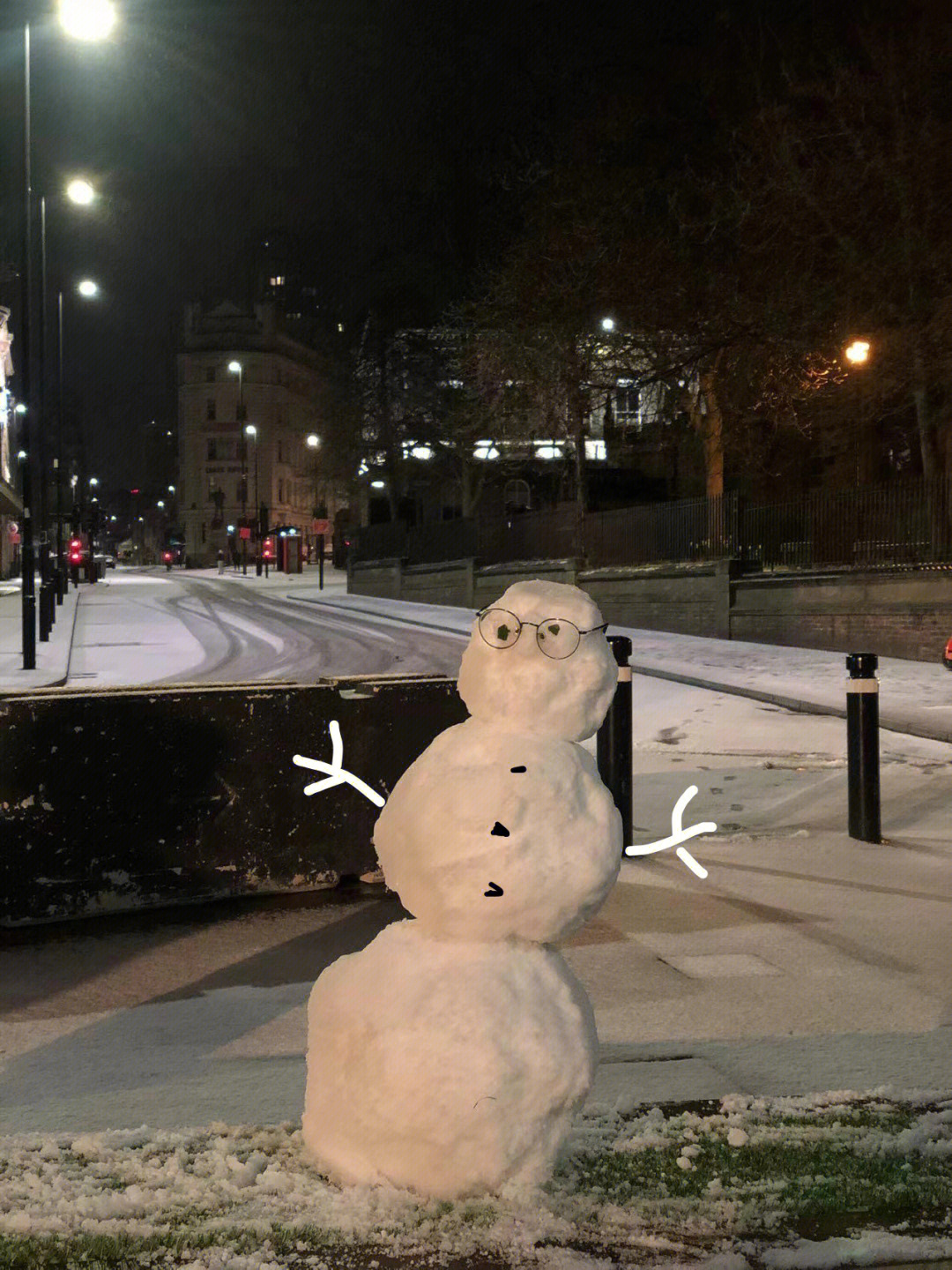 晚上堆雪人图片 实景图片