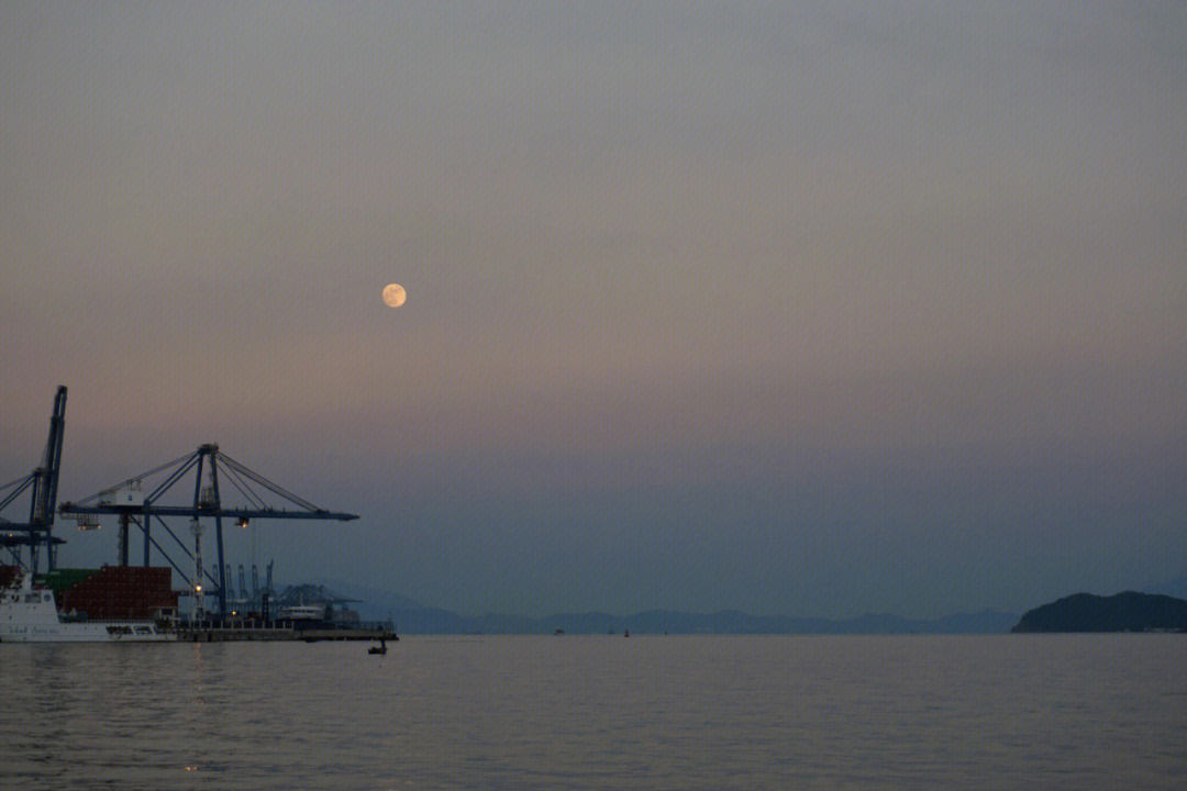 盐田海滨栈道夜景图片