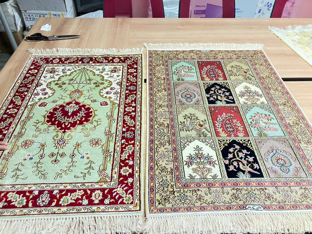 3条小尺寸手工丝毯其中2条是祈祷图案另外
