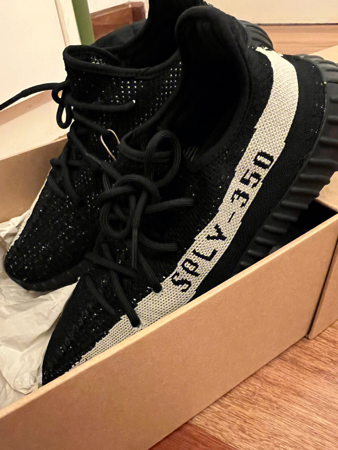 yeezy壁纸潮图图片