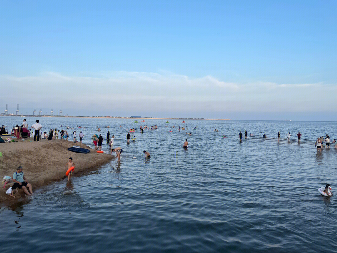 北戴河浅水湾浴场赶海图片