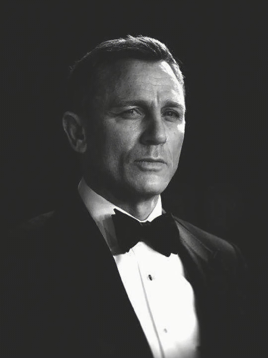 007:无暇赴死,导弹飞向邦德时候的电影配乐