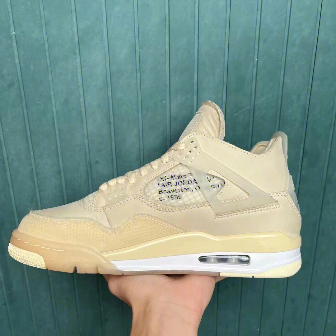 aj4白帆鞋头水渍图片