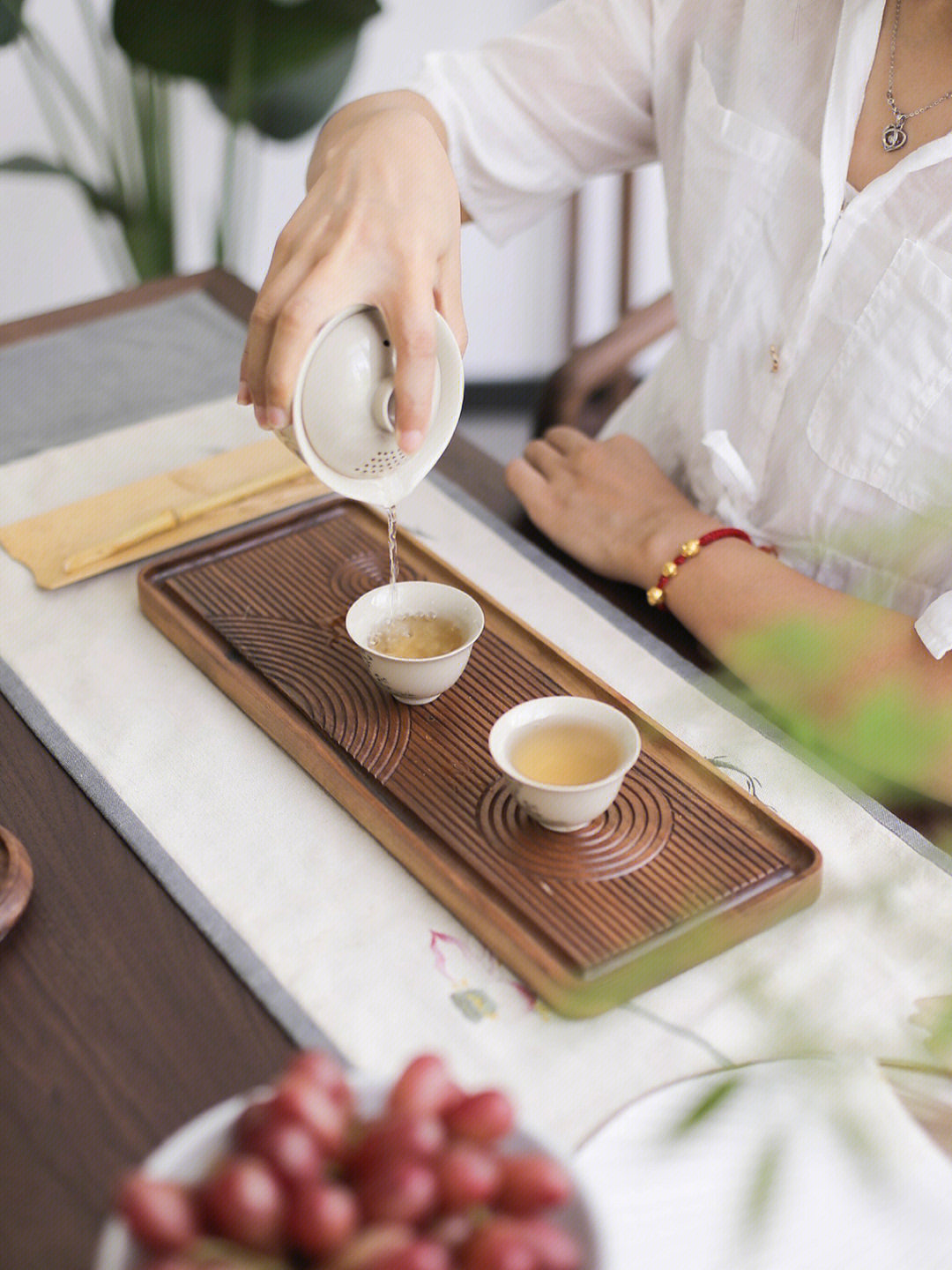 给喜欢干泡盘的饮茶人~北美黑胡桃整木制作的一款干泡茶盘-盘面水