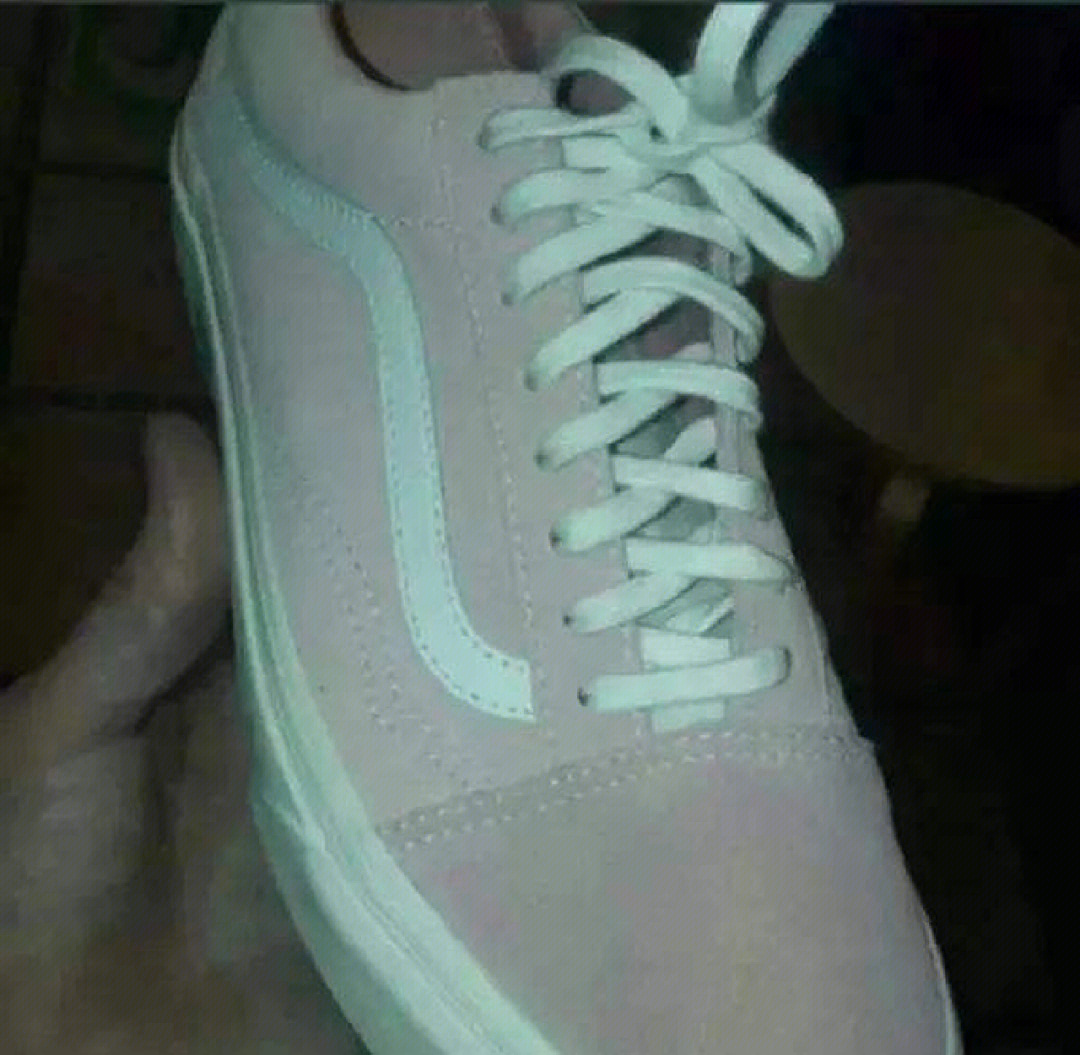 粉白灰绿鞋