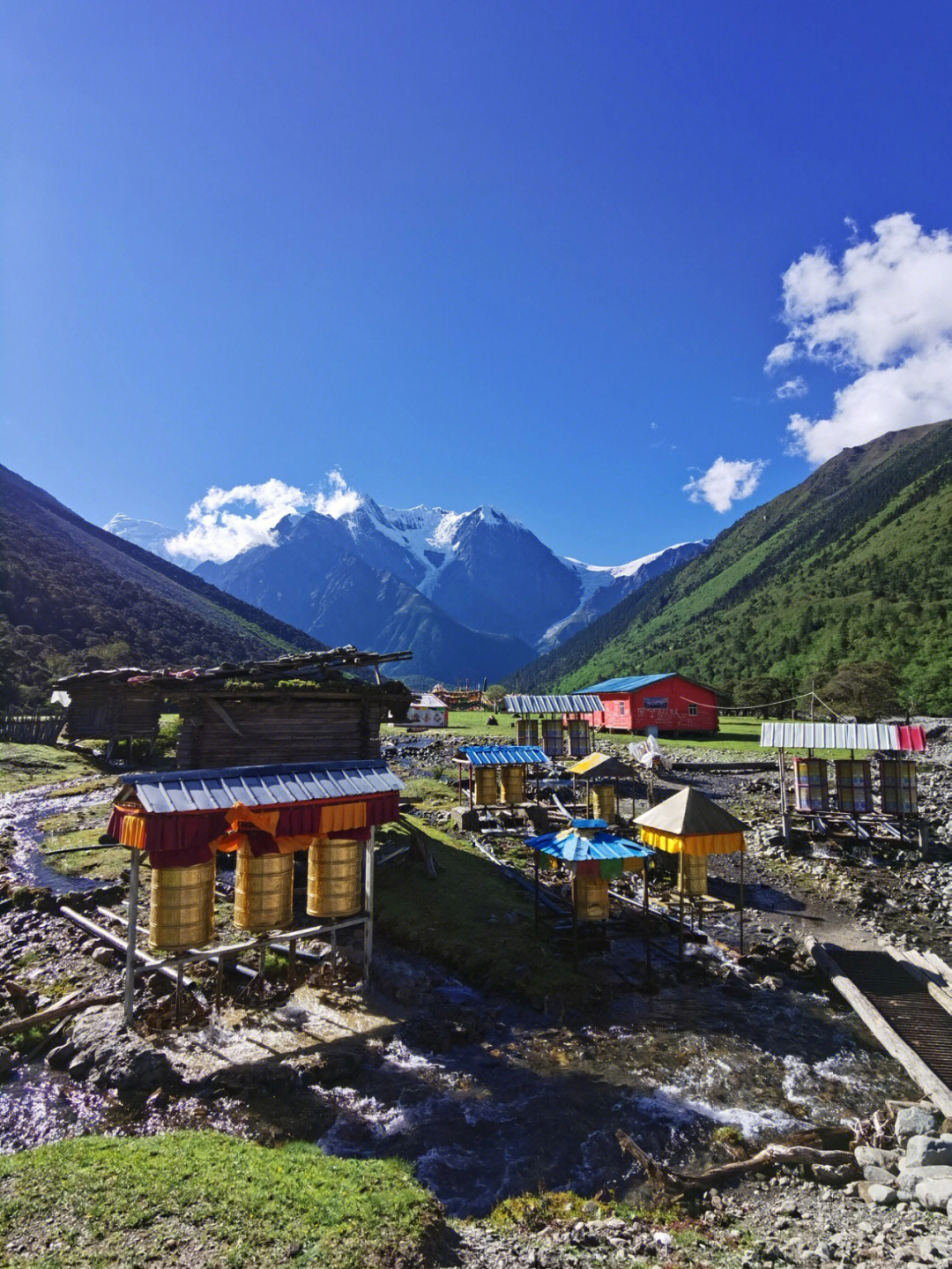 察瓦龙看梅里雪山图片