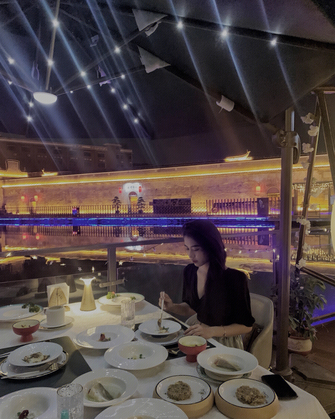 深圳国宾酒店二楼餐厅图片
