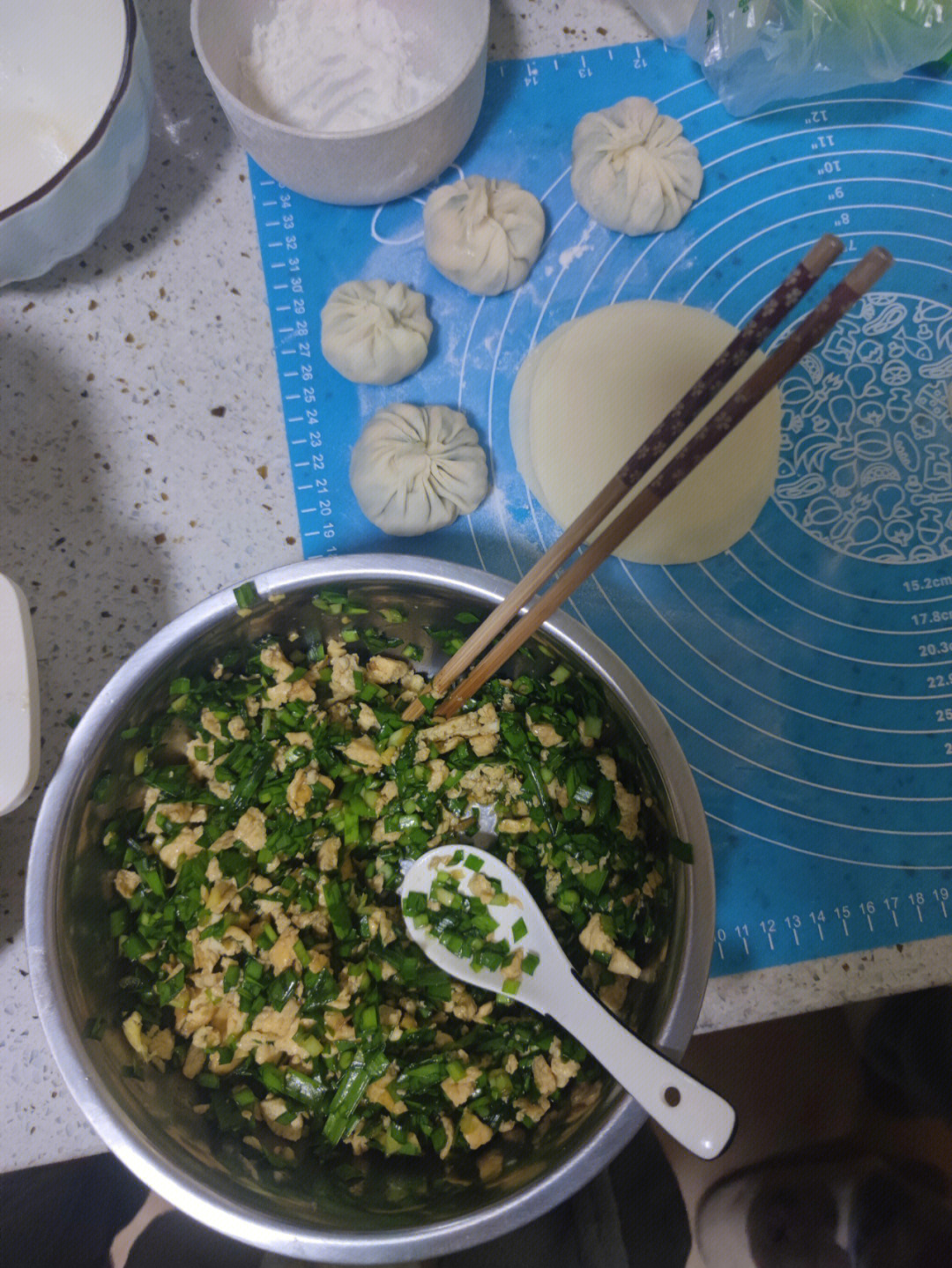 干饭日常韭菜鸡蛋包子