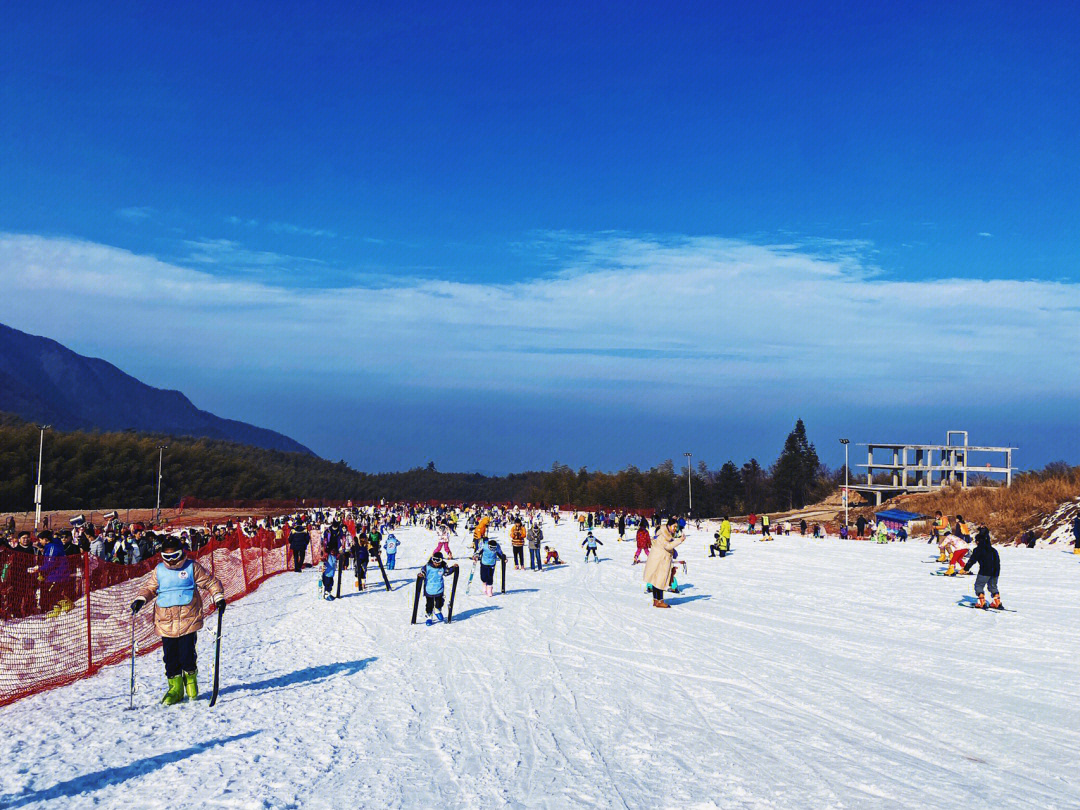 天柱山滑雪场图片图片