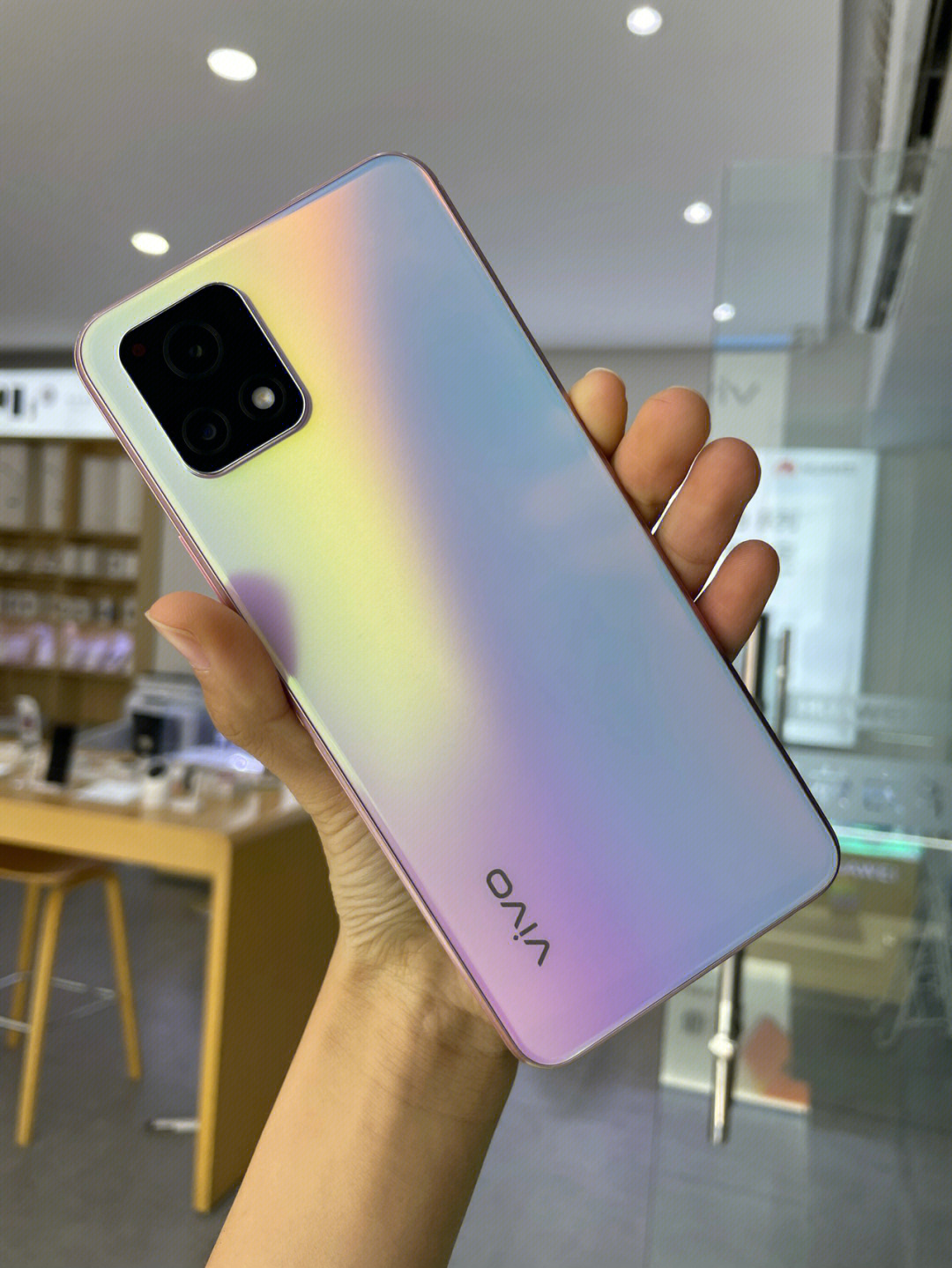 型号:y52s(vivo)参数:5g双卡双待  分辨率1080p91拍照:前置800万