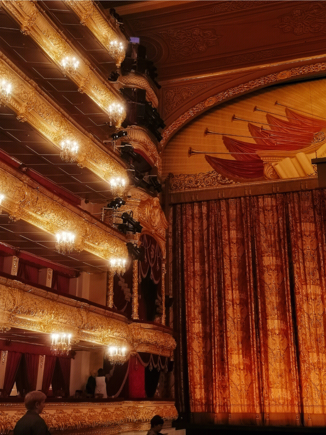 莫斯科大剧院可以说是很华丽了