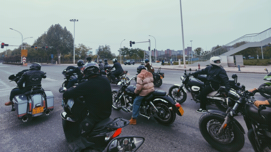 武汉万国摩托车市场图片