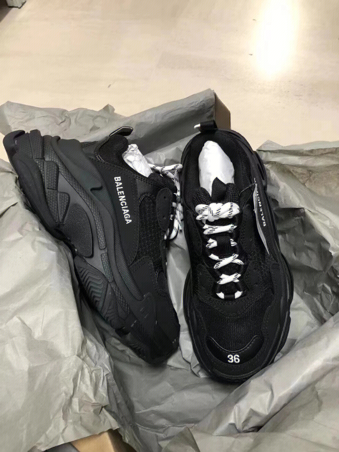 82balenciaga巴黎世家黑色老爹鞋经典