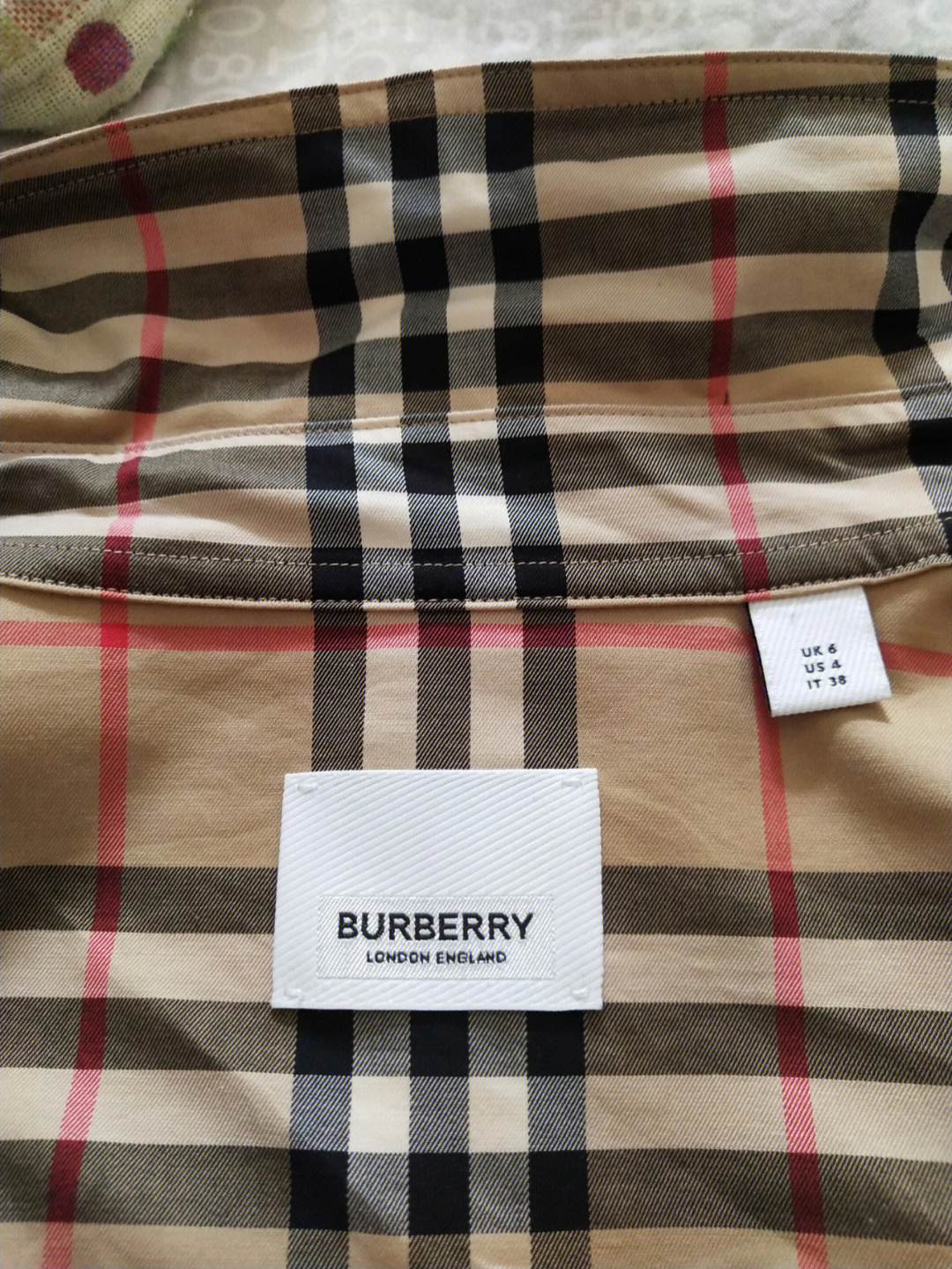 burberry小鹿真假对比图片