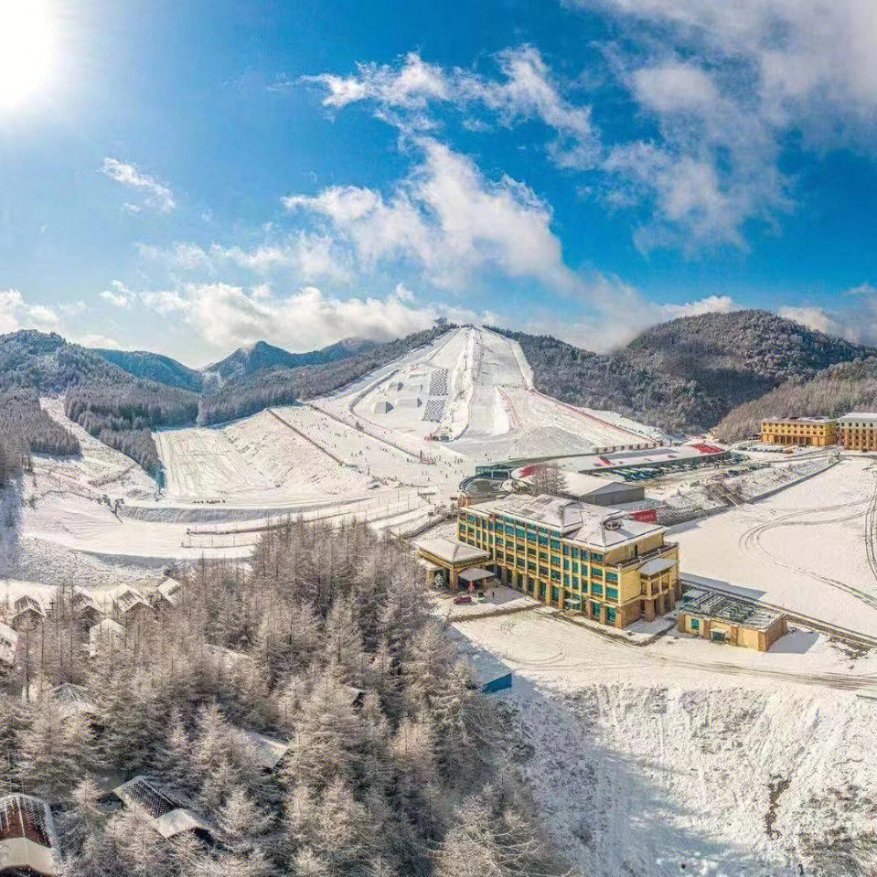 神应王滑雪场图片