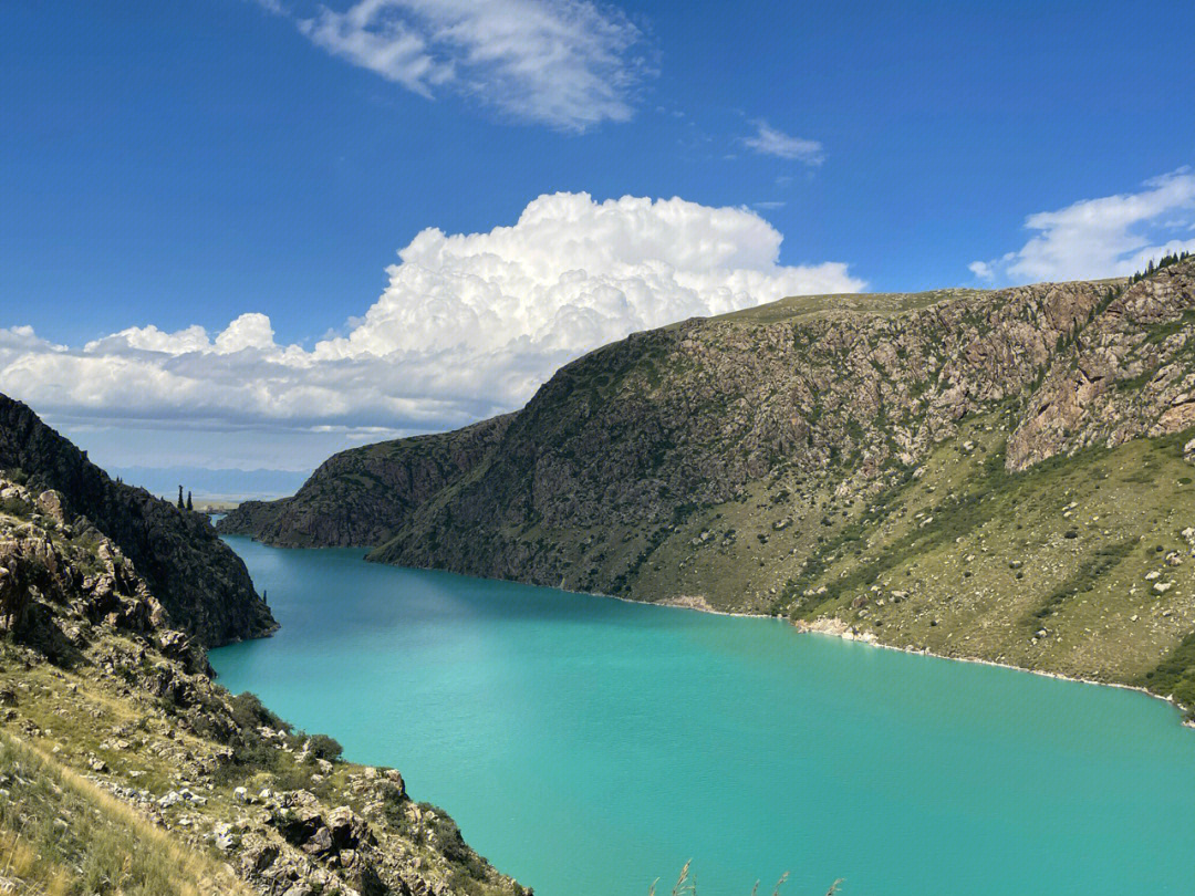 新疆旅游昭苏葛洲坝玉湖