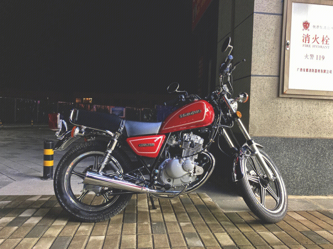 gn125#复古摩托车#铃木#豪爵凯旋什么的也只能代代步装装腔调