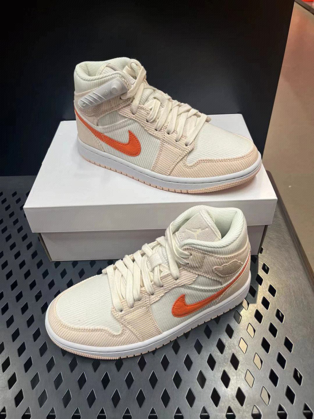 aj1mid鞋码图片