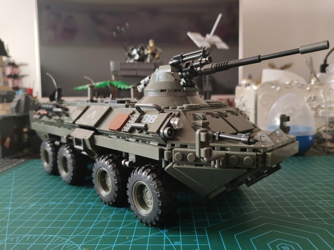 俄罗斯btr80运输装甲车