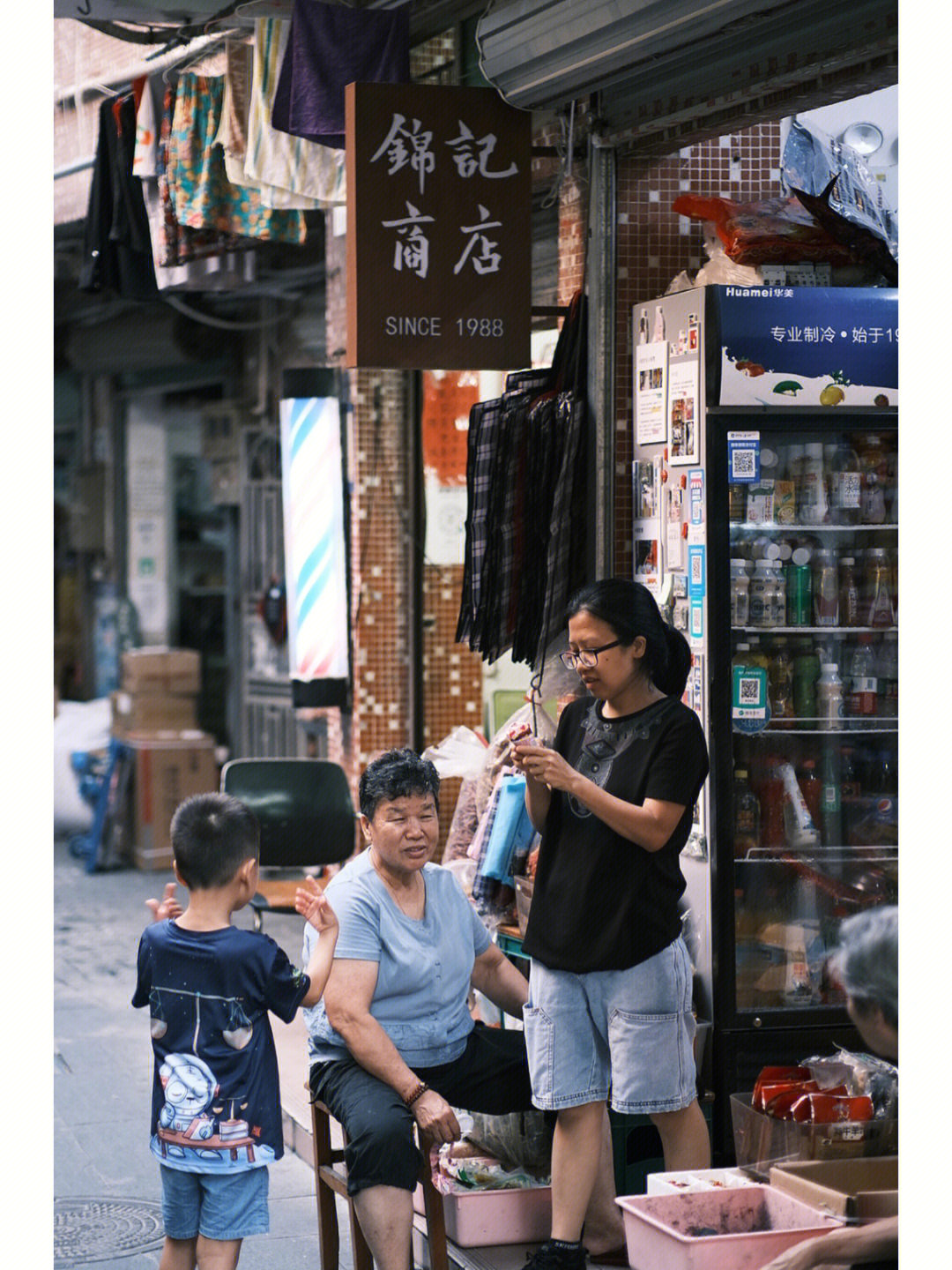 深圳布吉莲花路小巷子图片